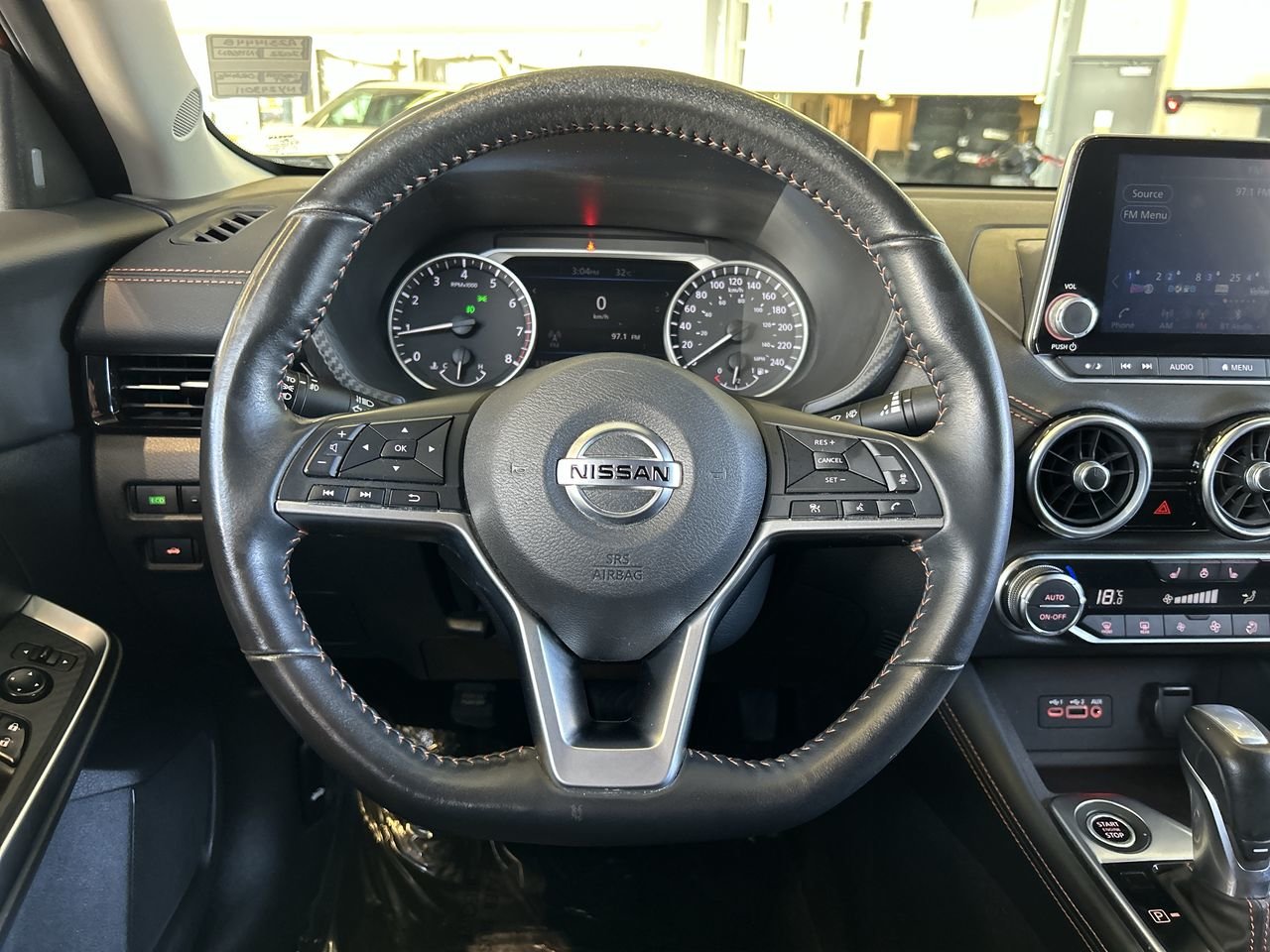 Used 2022 2 tone Super Black/Monarch Orange Met Nissan SR CVT image 22