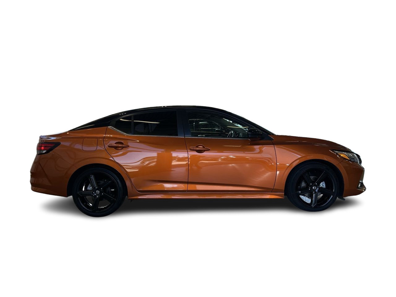 Used 2022 2 tone Super Black/Monarch Orange Met Nissan SR CVT image 15