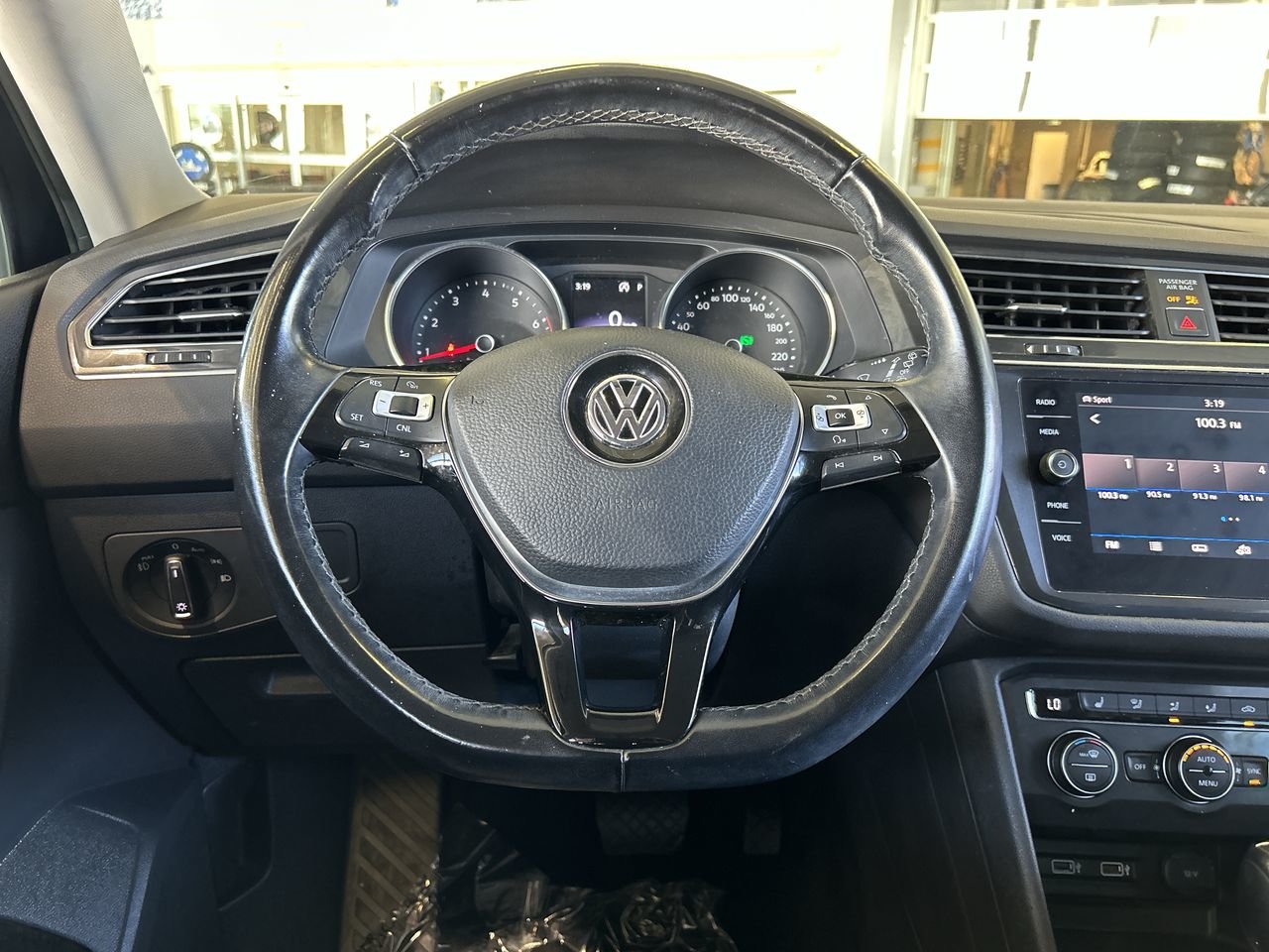 Used 2018 Dark Moss Green Met Volkswagen Comfortline 2.0T 8sp at w/Tip 4M image 22