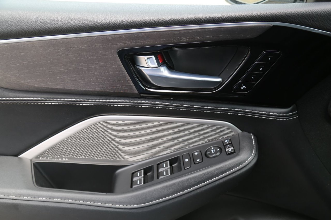 2024 Acura MDX SH-AWD with Platinum Elite