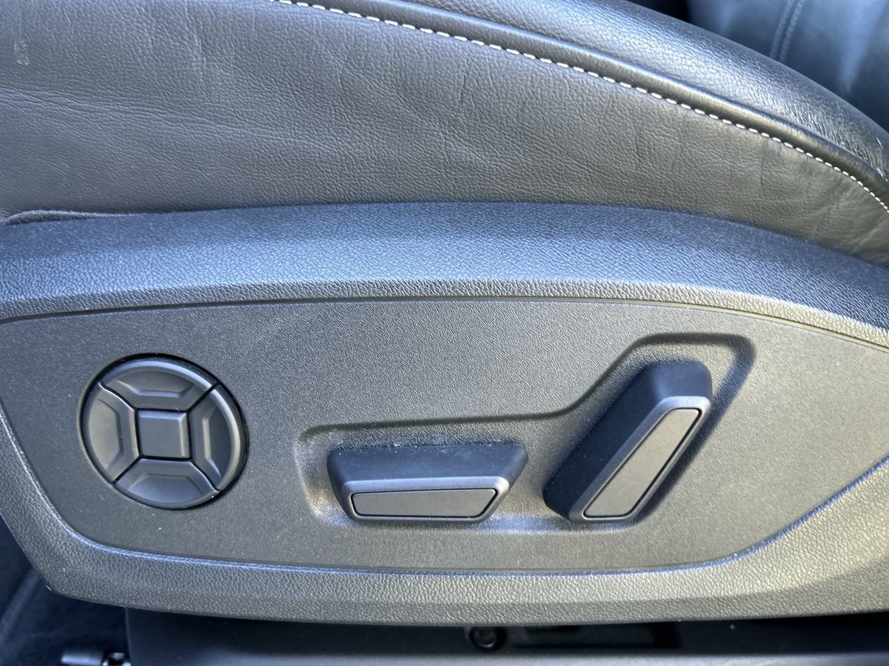 2024 Audi Q4 e-tron 50, Toronto, Cash