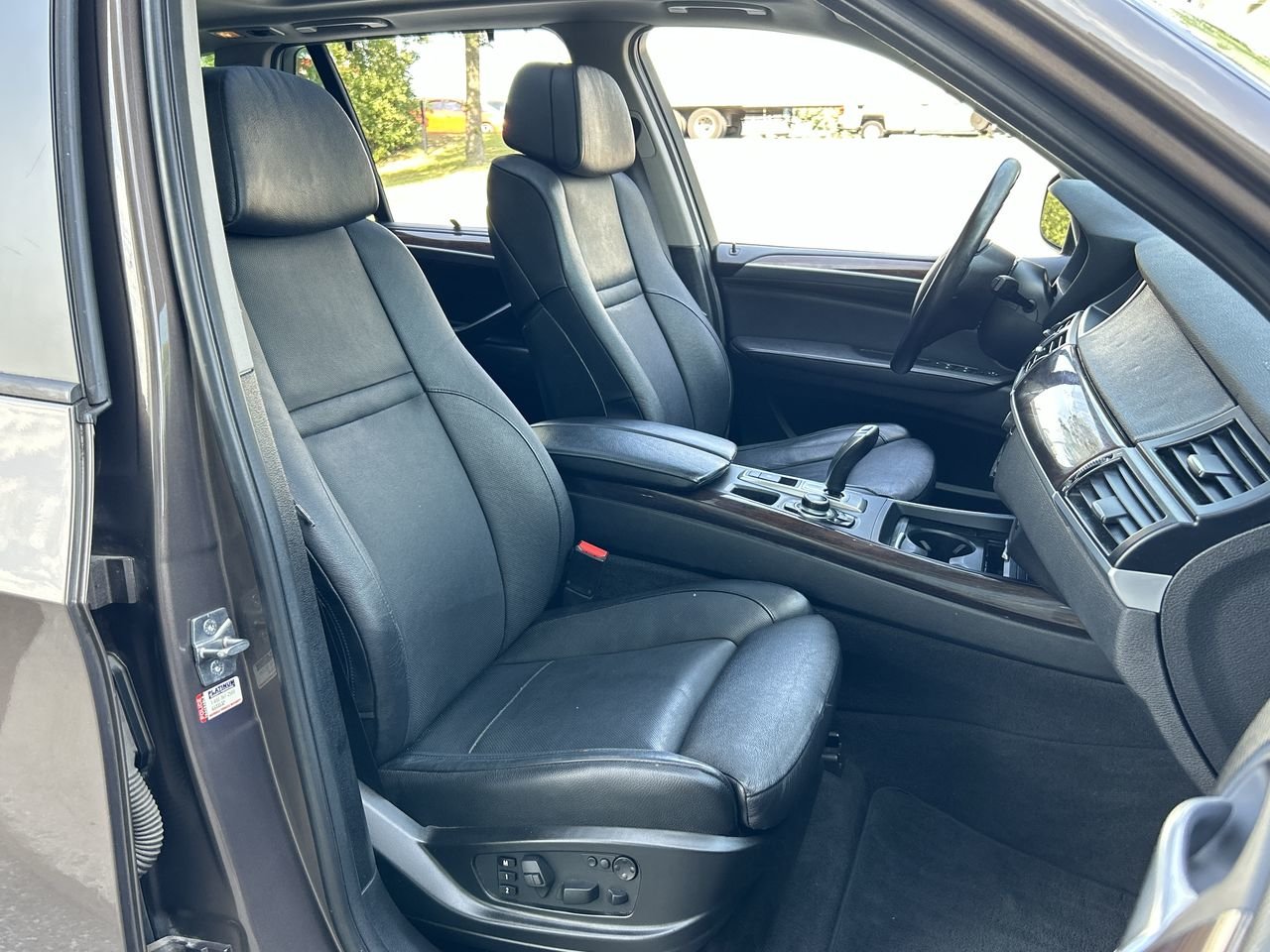Used 2012 Sparkling Bronze Met BMW 35d image 33
