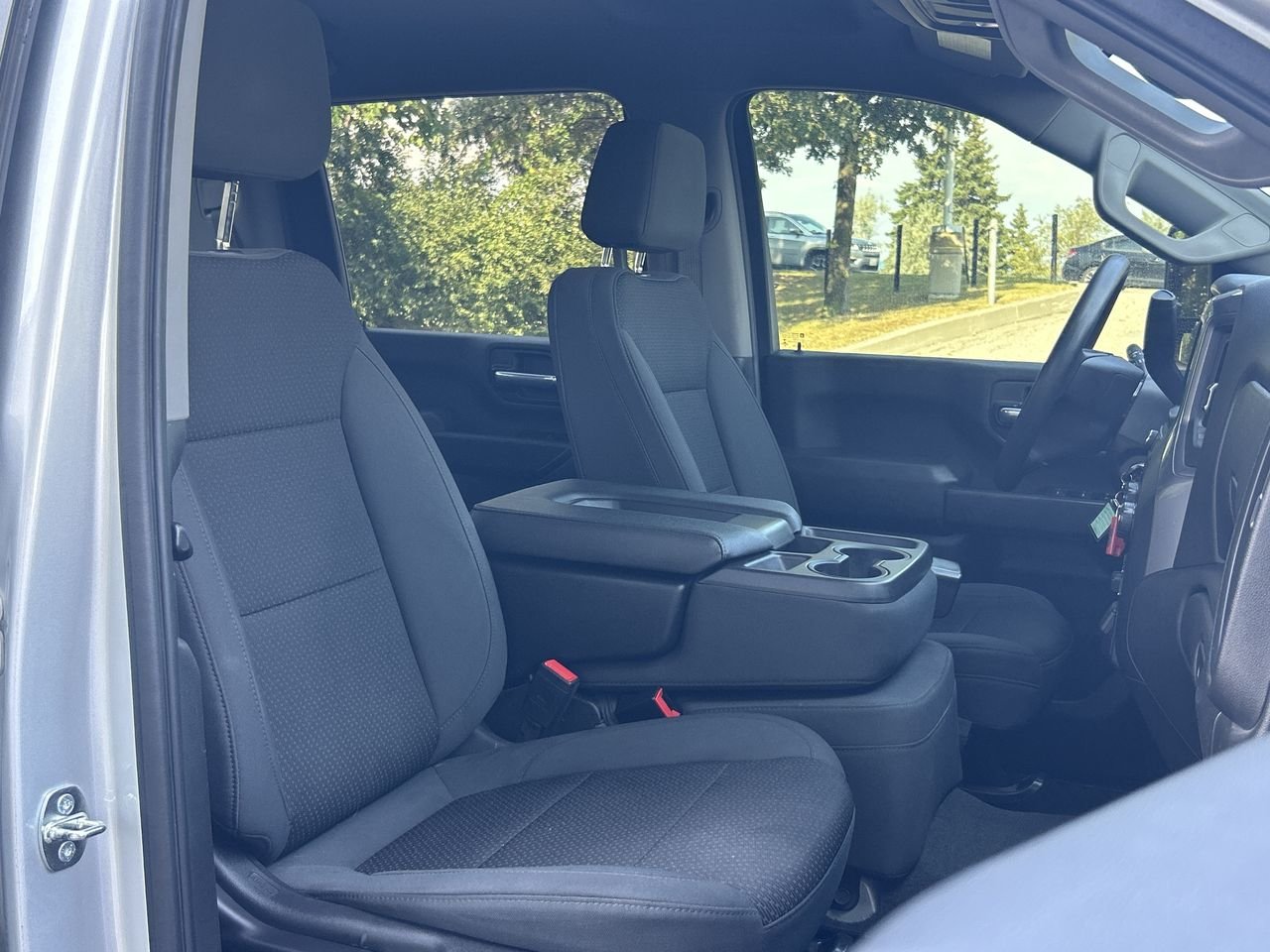 Used 2021  Chevrolet Custom image 31