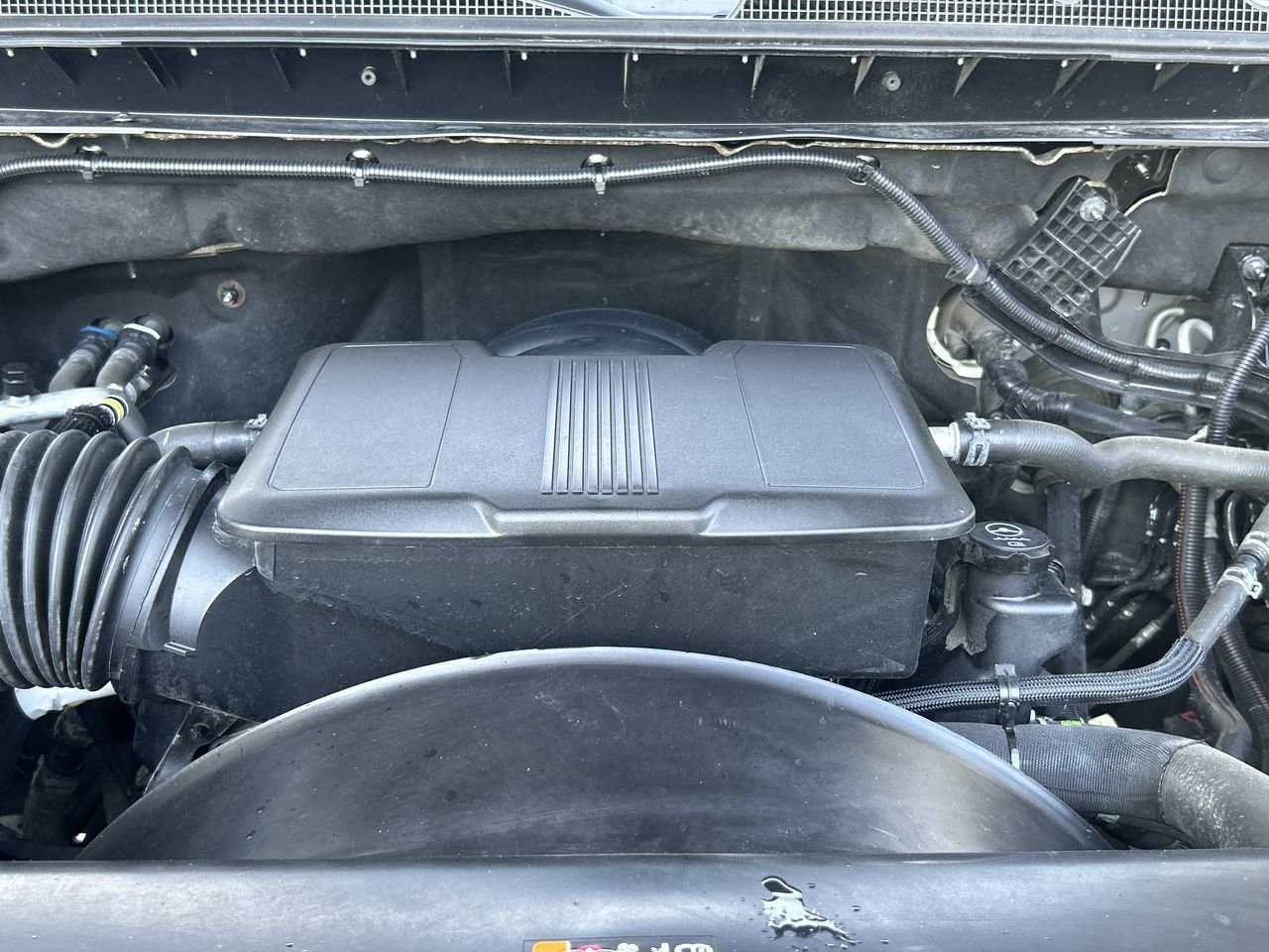 Used 2021  Chevrolet Custom image 32