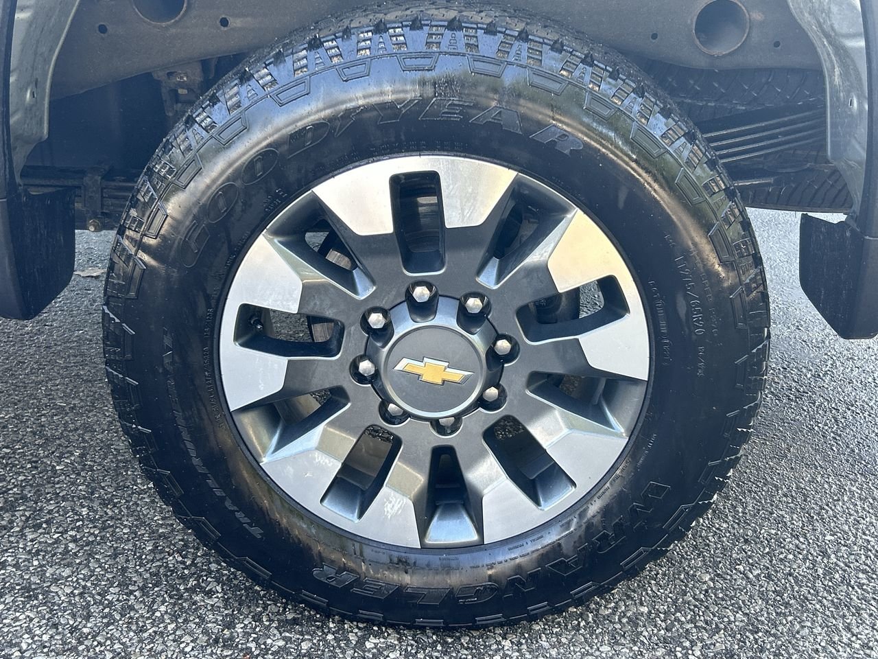 Used 2021  Chevrolet Custom image 18