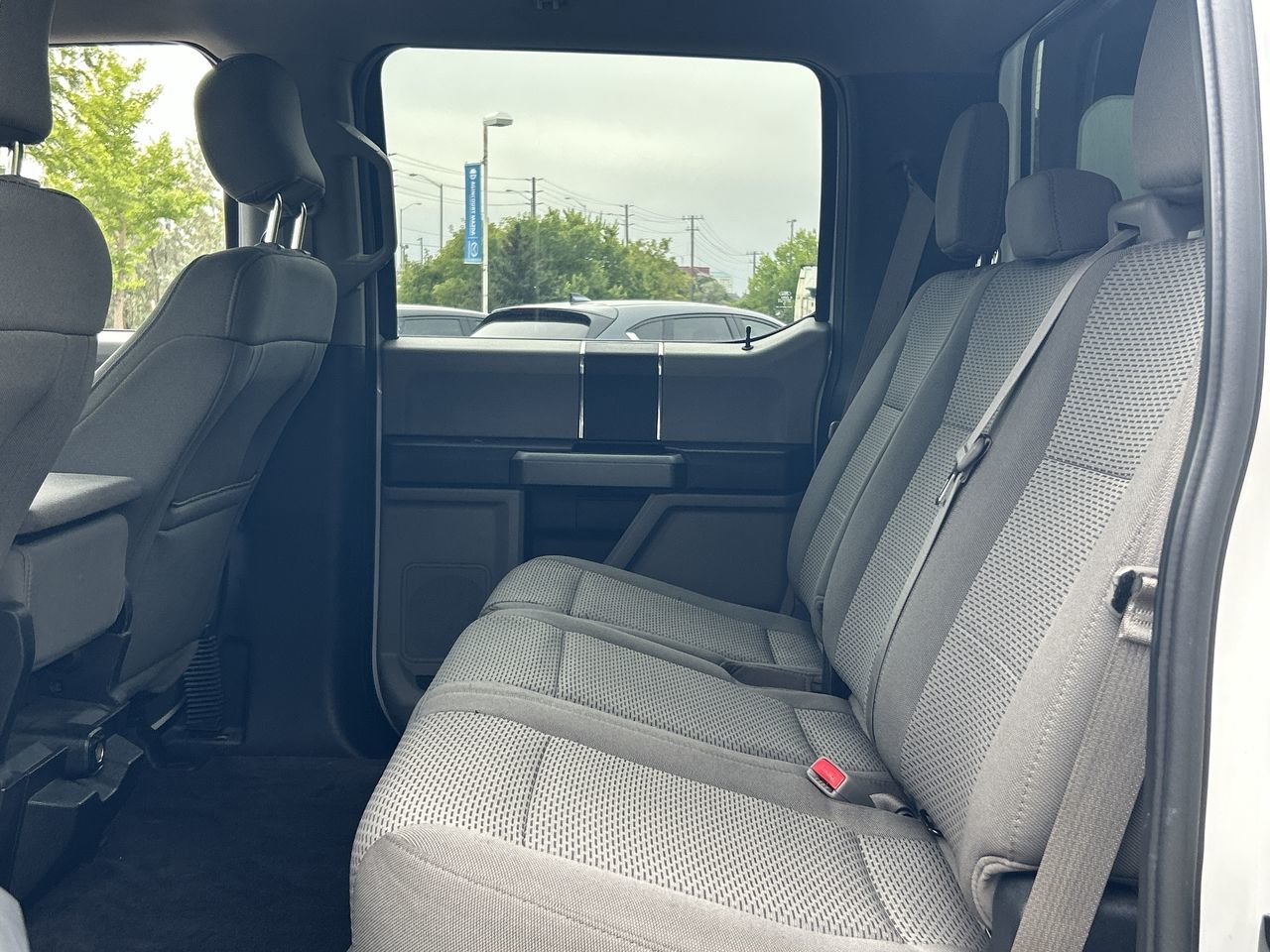 Used 2017 Oxford White Ford  image 28