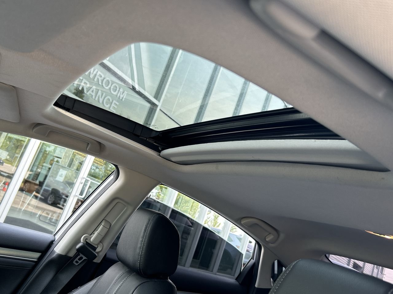 Used 2018  Honda Touring image 30