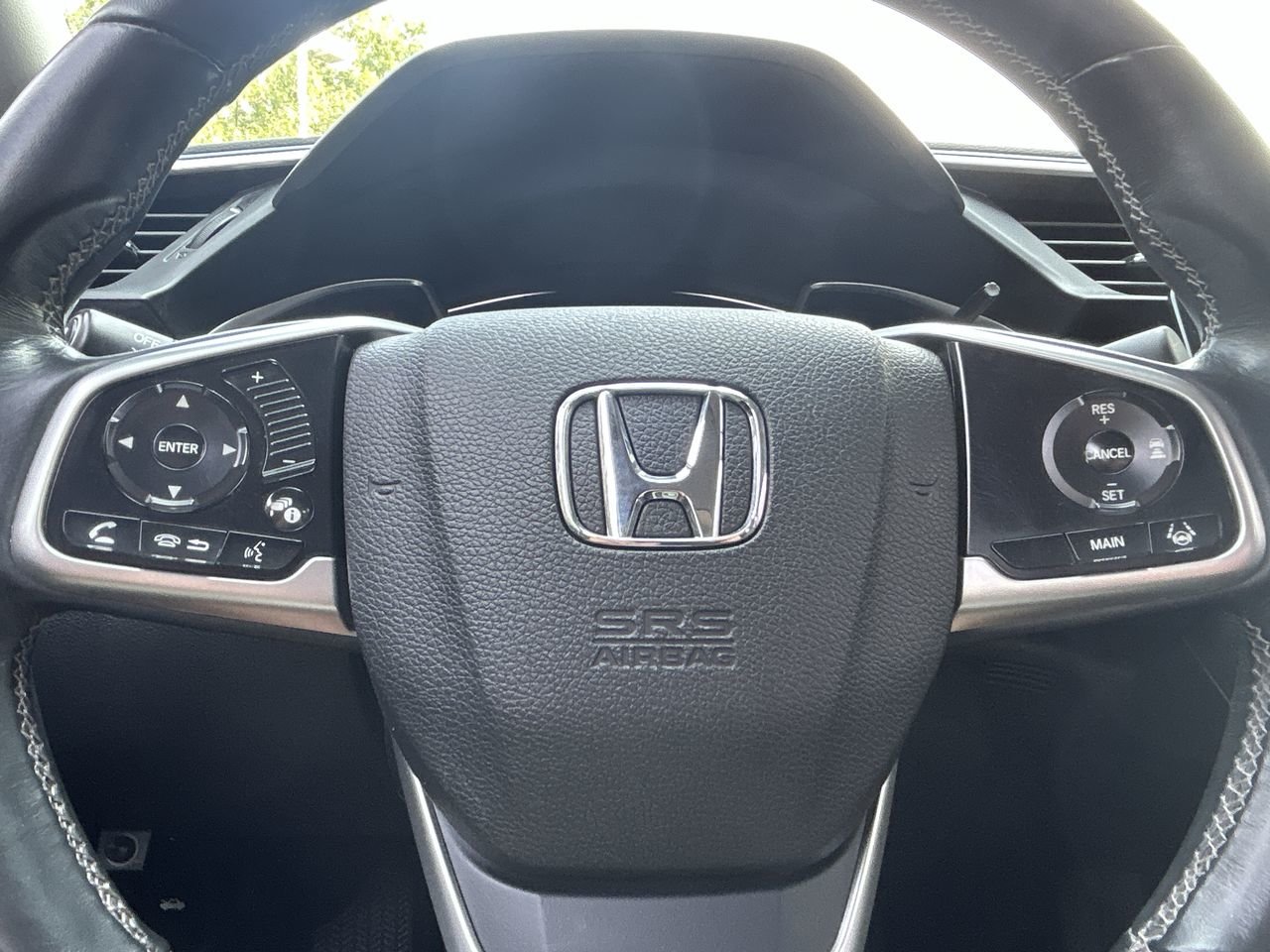 Used 2018  Honda Touring image 22