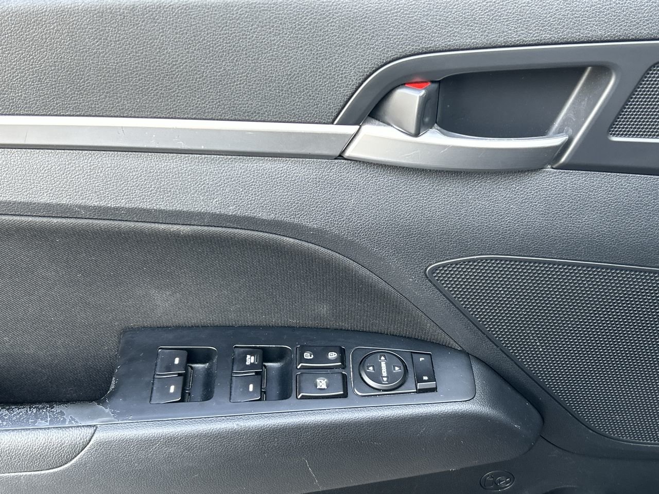 Used 2019  Hyundai Preferred image 21