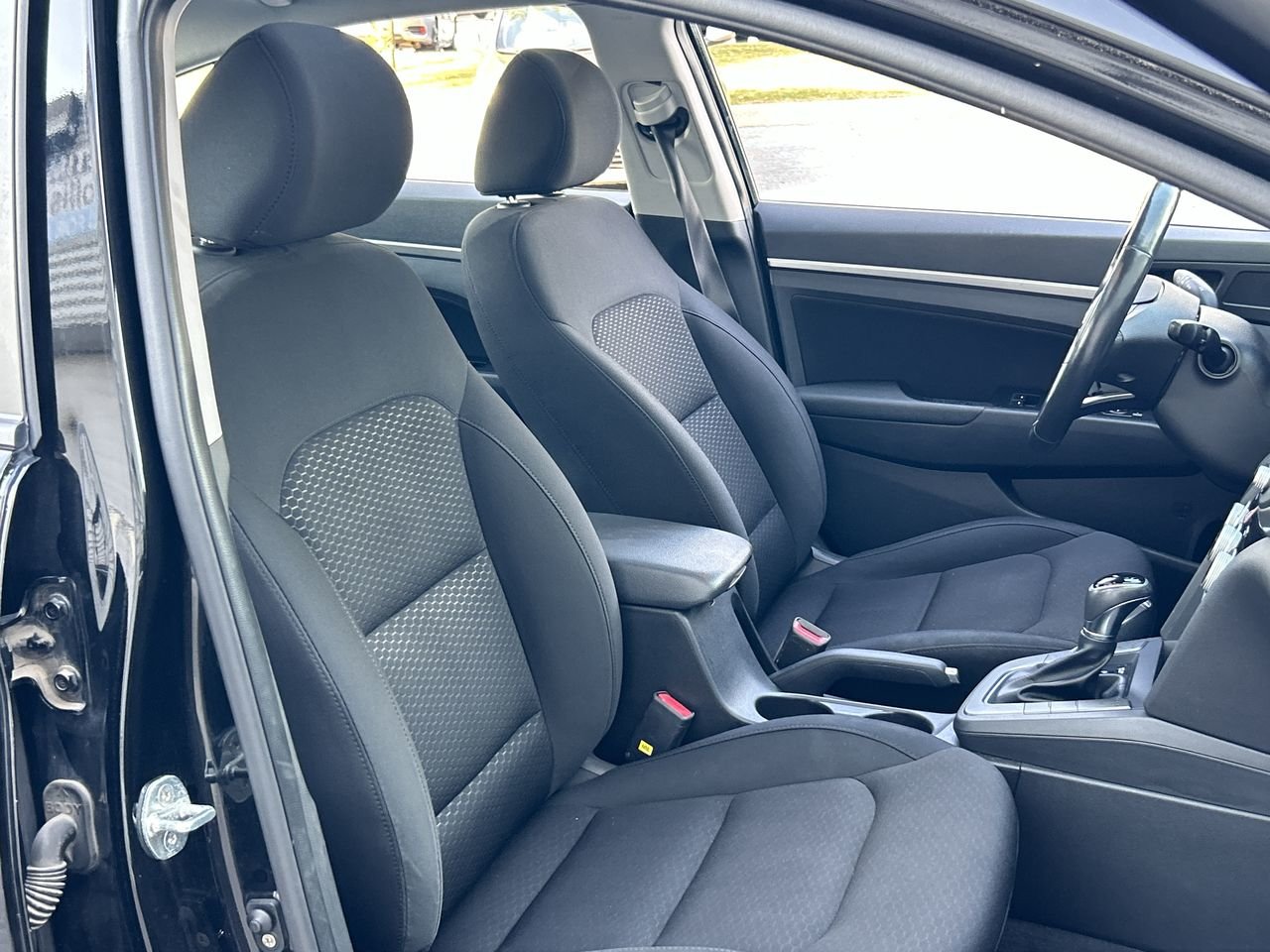 Used 2019  Hyundai Preferred image 32