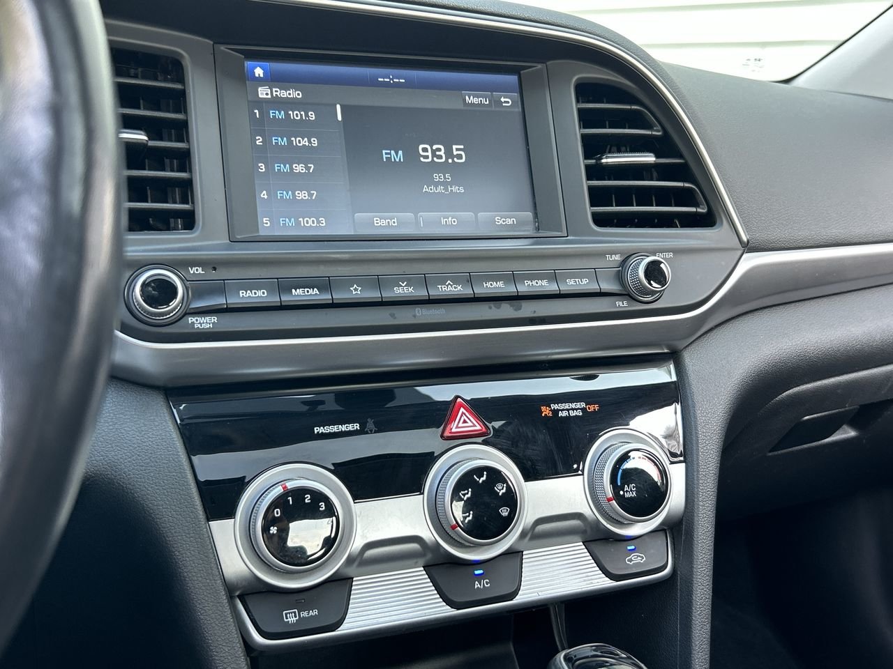 Used 2019  Hyundai Preferred image 28