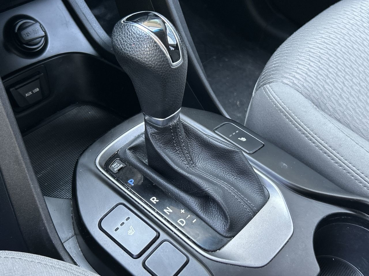 Used 2013 BROWN Hyundai GL image 26