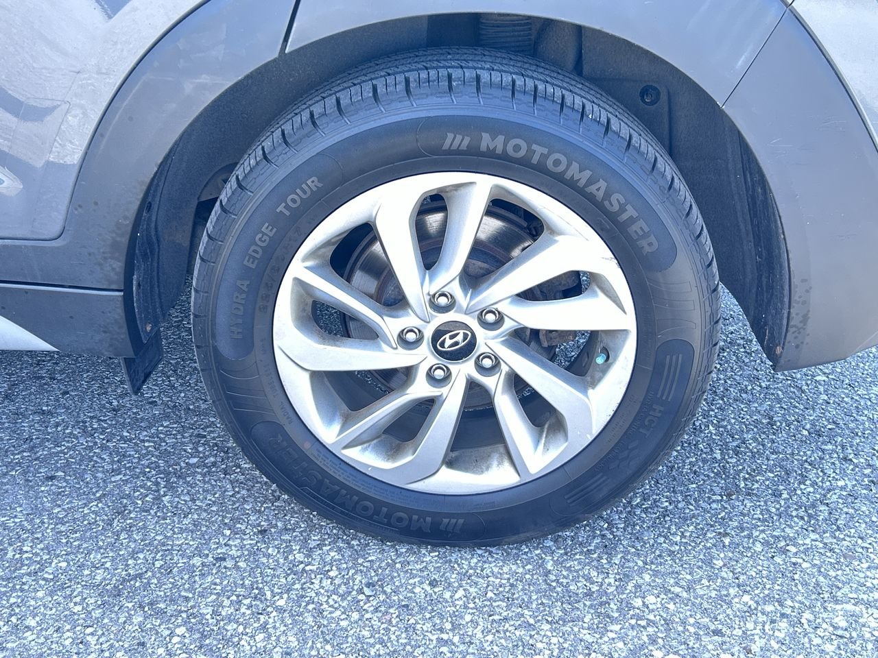 Used 2017  Hyundai SE image 18