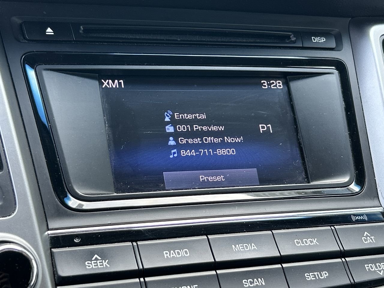 Used 2017  Hyundai SE image 24