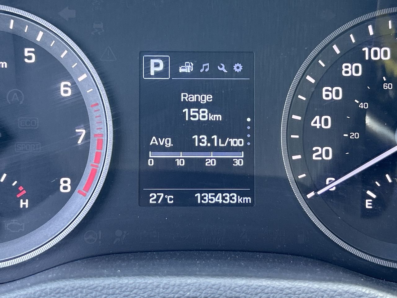 Used 2017  Hyundai SE image 23