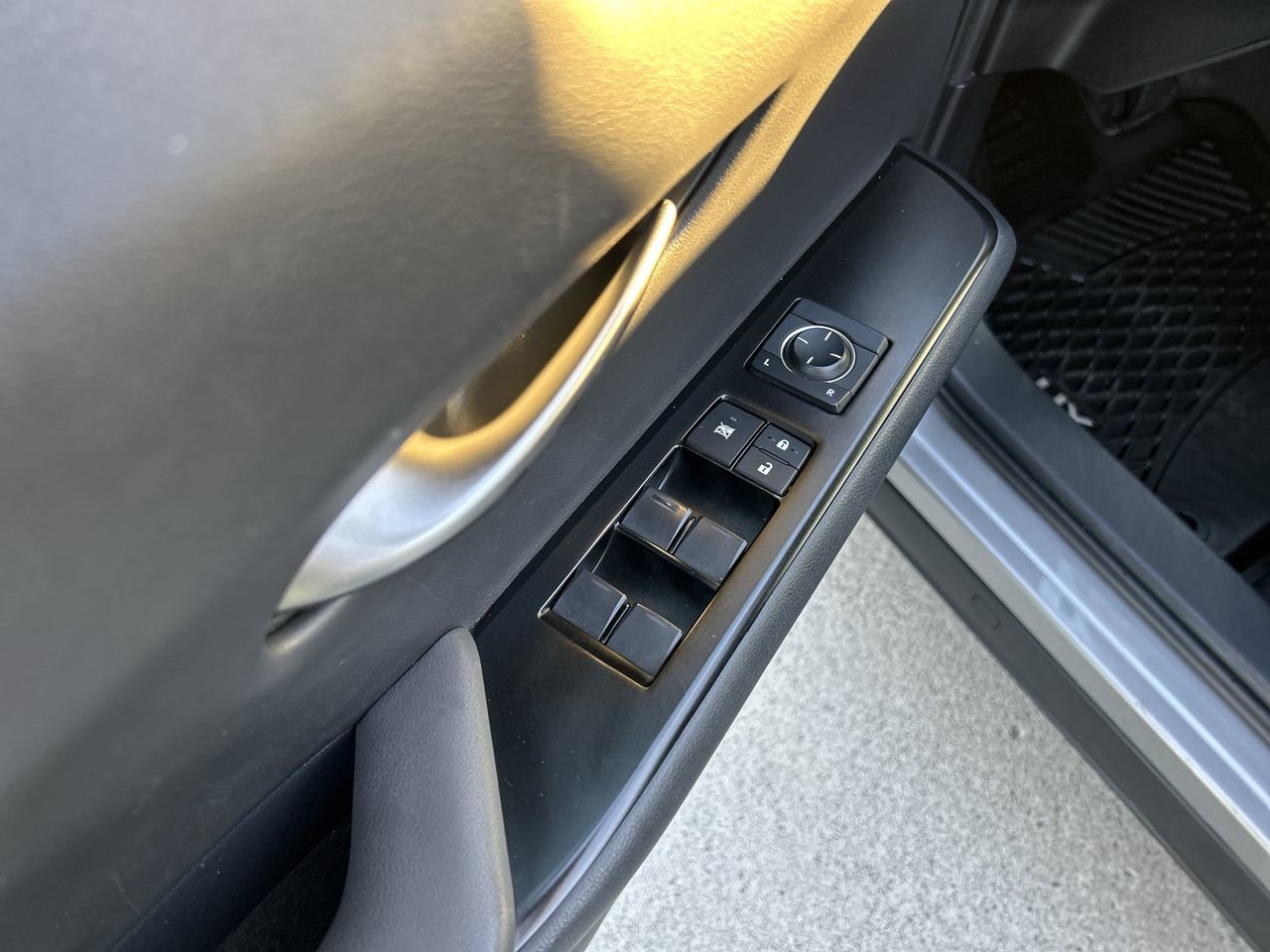 2020 Lexus UX 250h AWD, 多伦多, 全款车