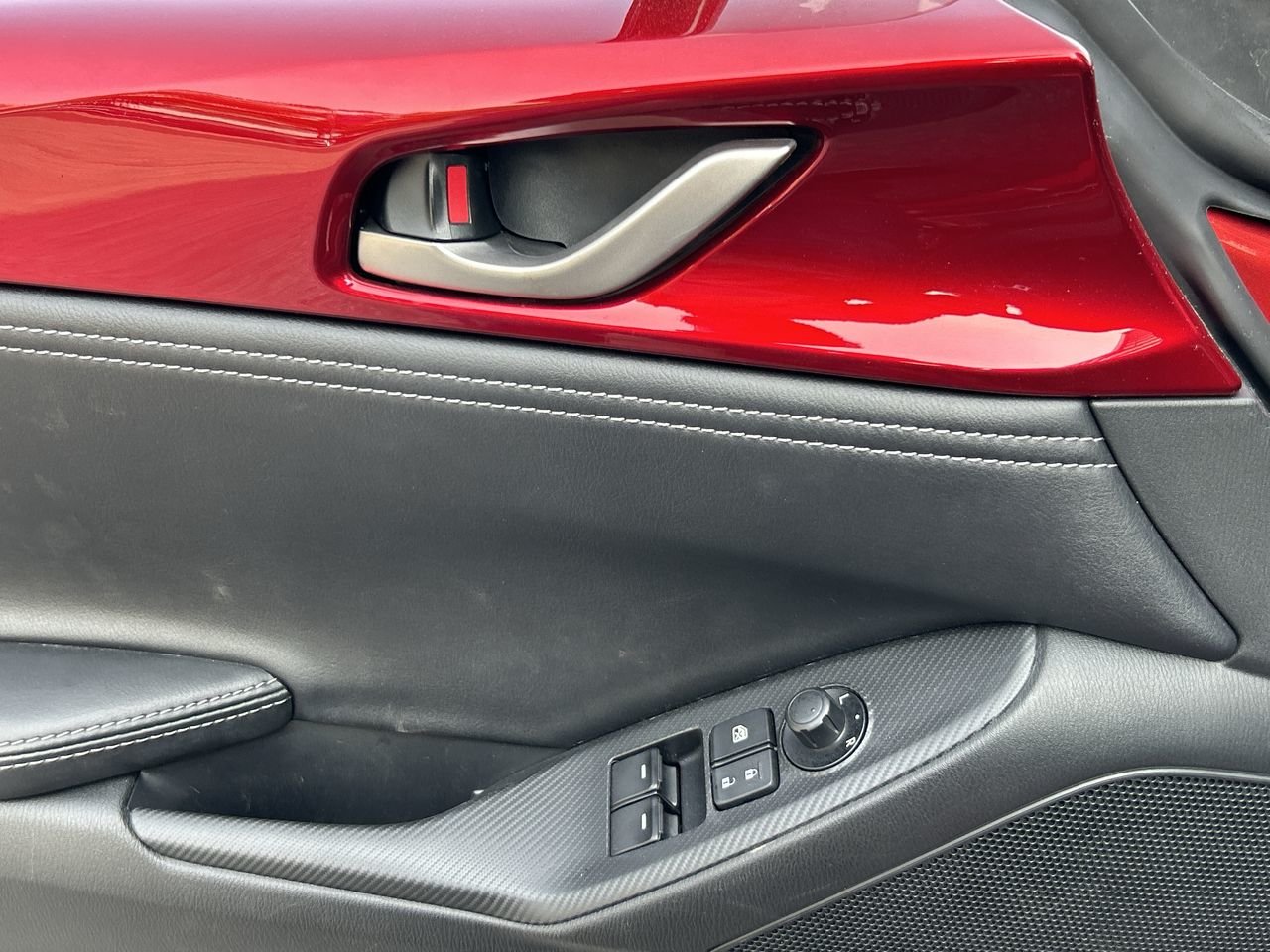Used 2020  Mazda GS image 21