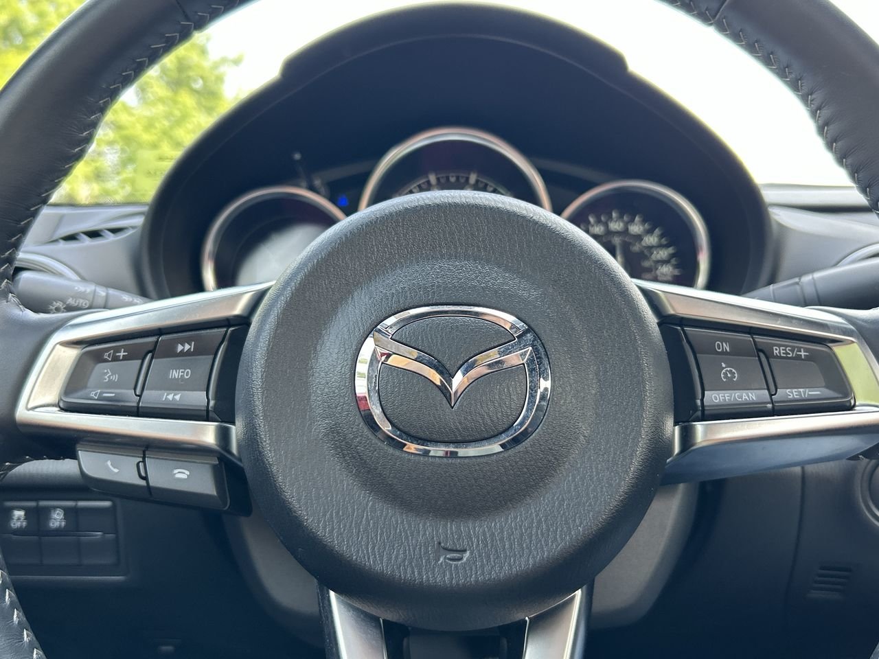 Used 2020  Mazda GS image 22