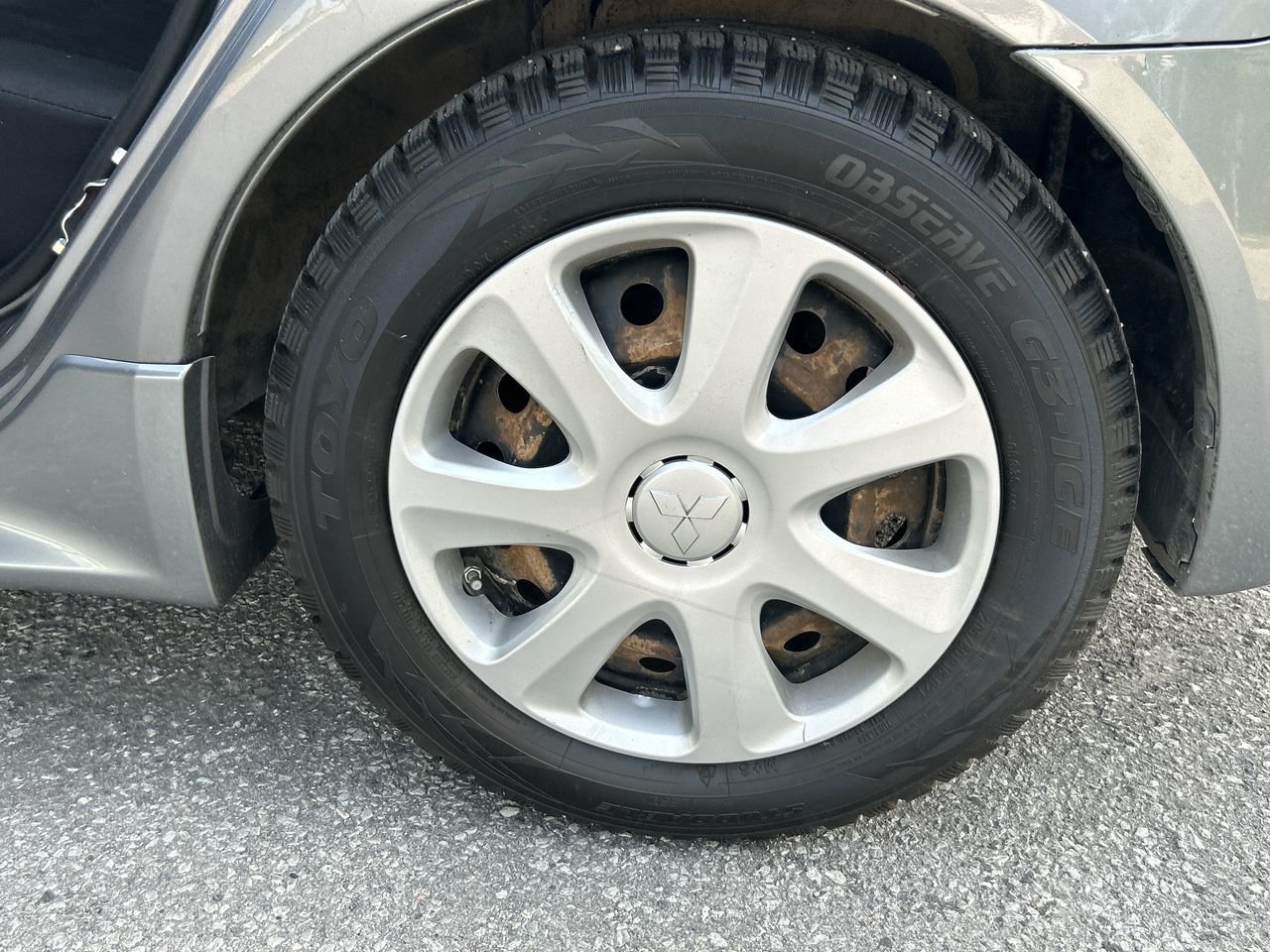 Used 2017 Titanium Grey Mitsubishi ES image 18