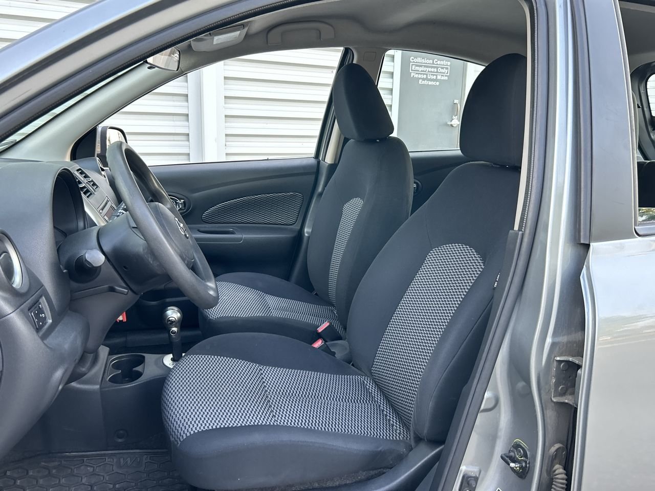 Used 2015 GRAY Nissan SV image 19