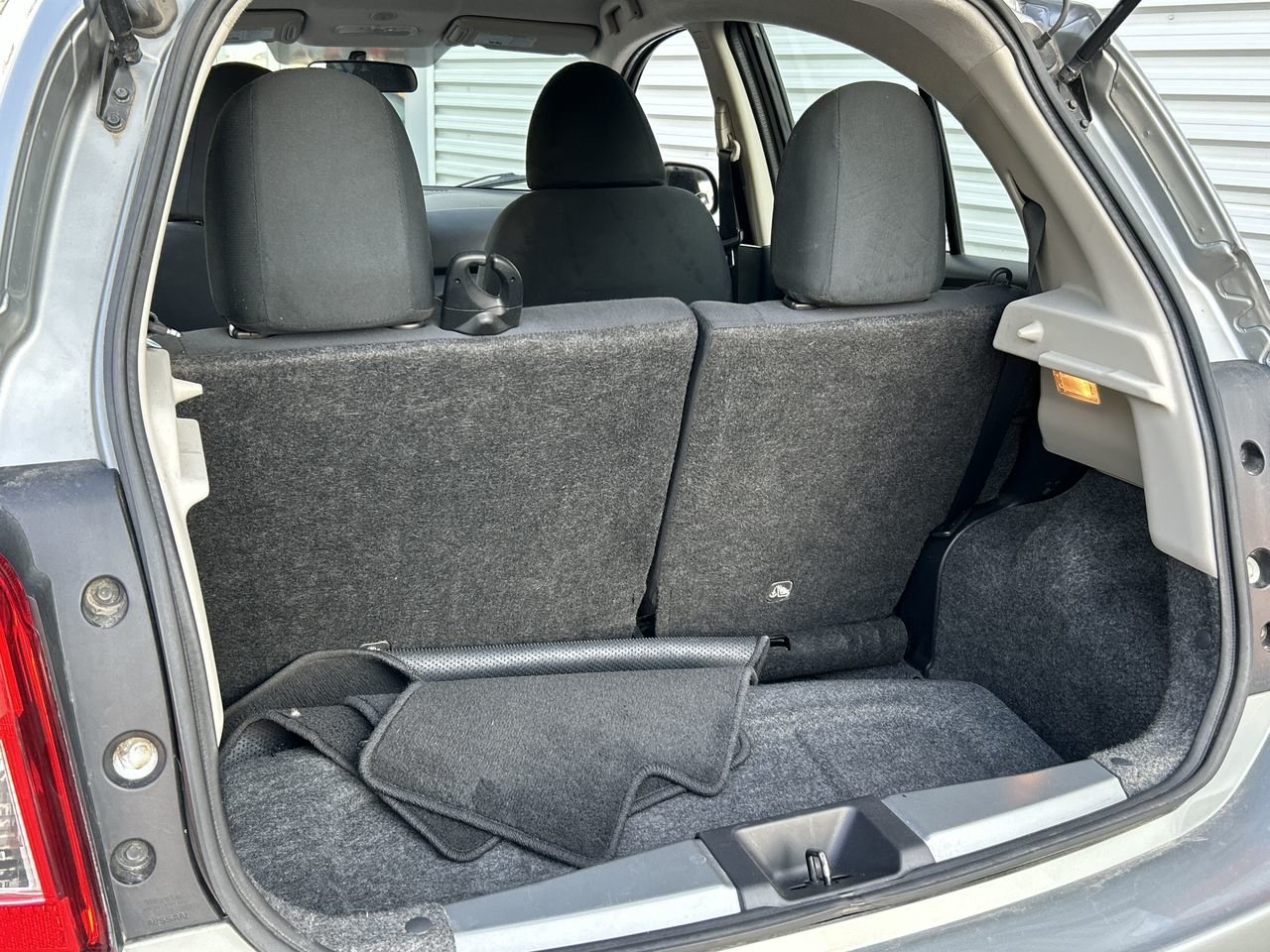 Used 2015 GRAY Nissan SV image 29