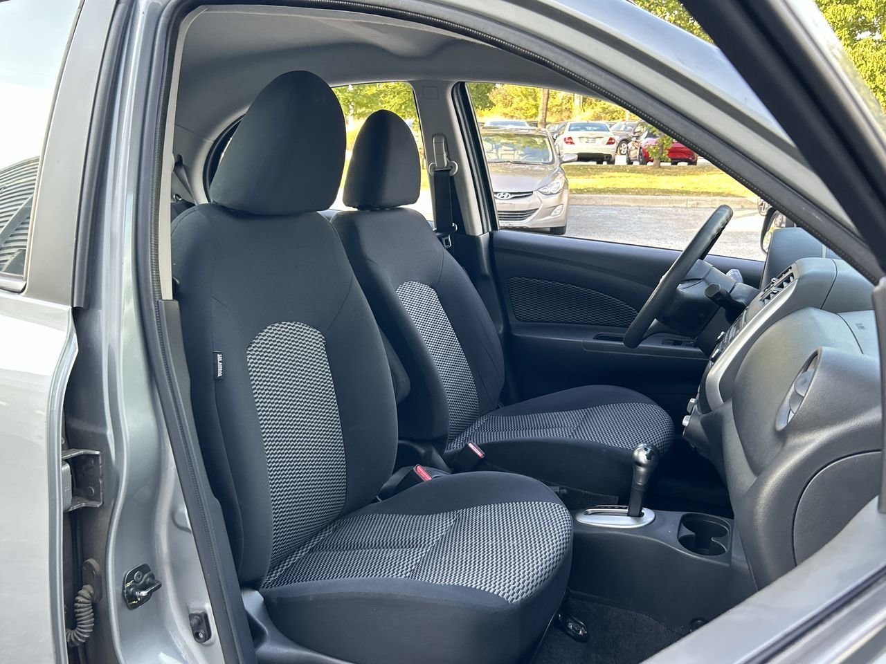 Used 2015 GRAY Nissan SV image 30