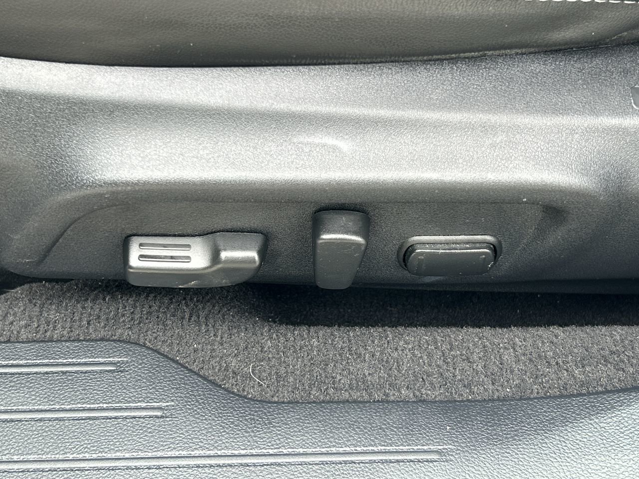 Used 2019 White Subaru Limited image 20