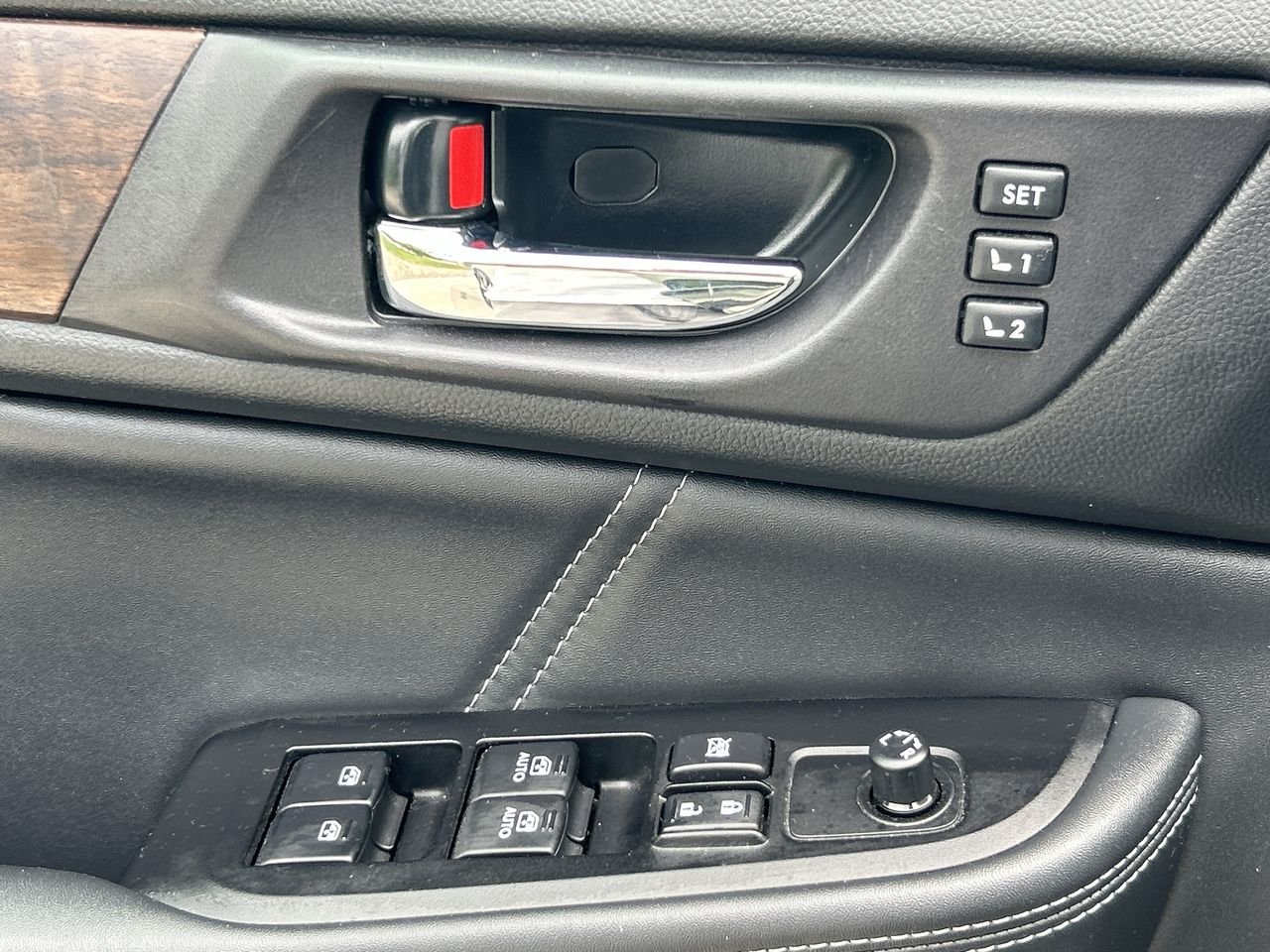 Used 2019 White Subaru Limited image 21