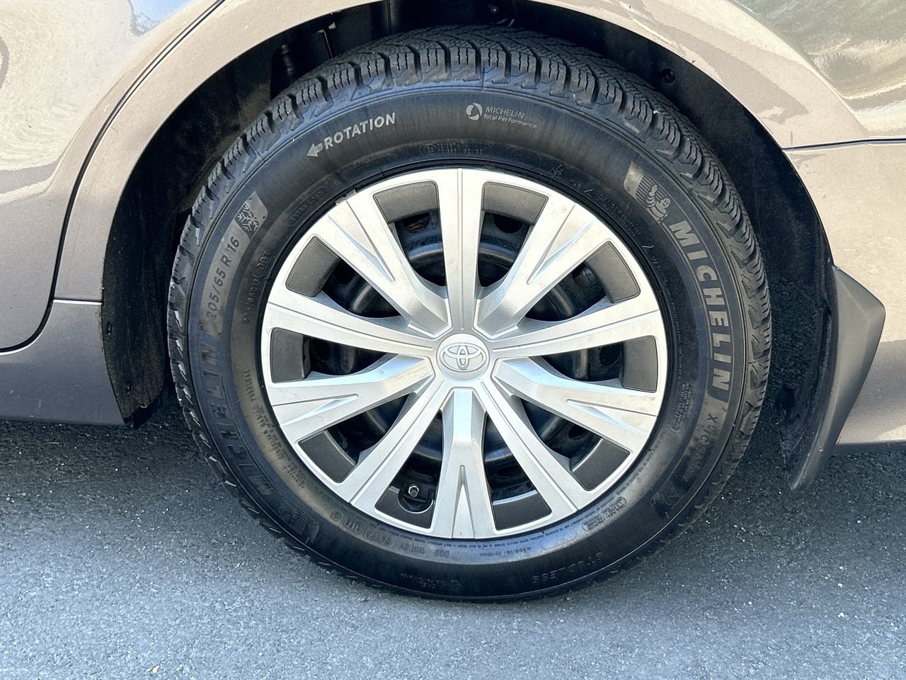 Used 2021 Pre-dawn Grey Mica Toyota LE image 18