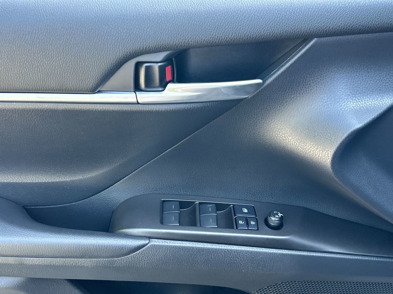 Used 2021 Pre-dawn Grey Mica Toyota LE image 21