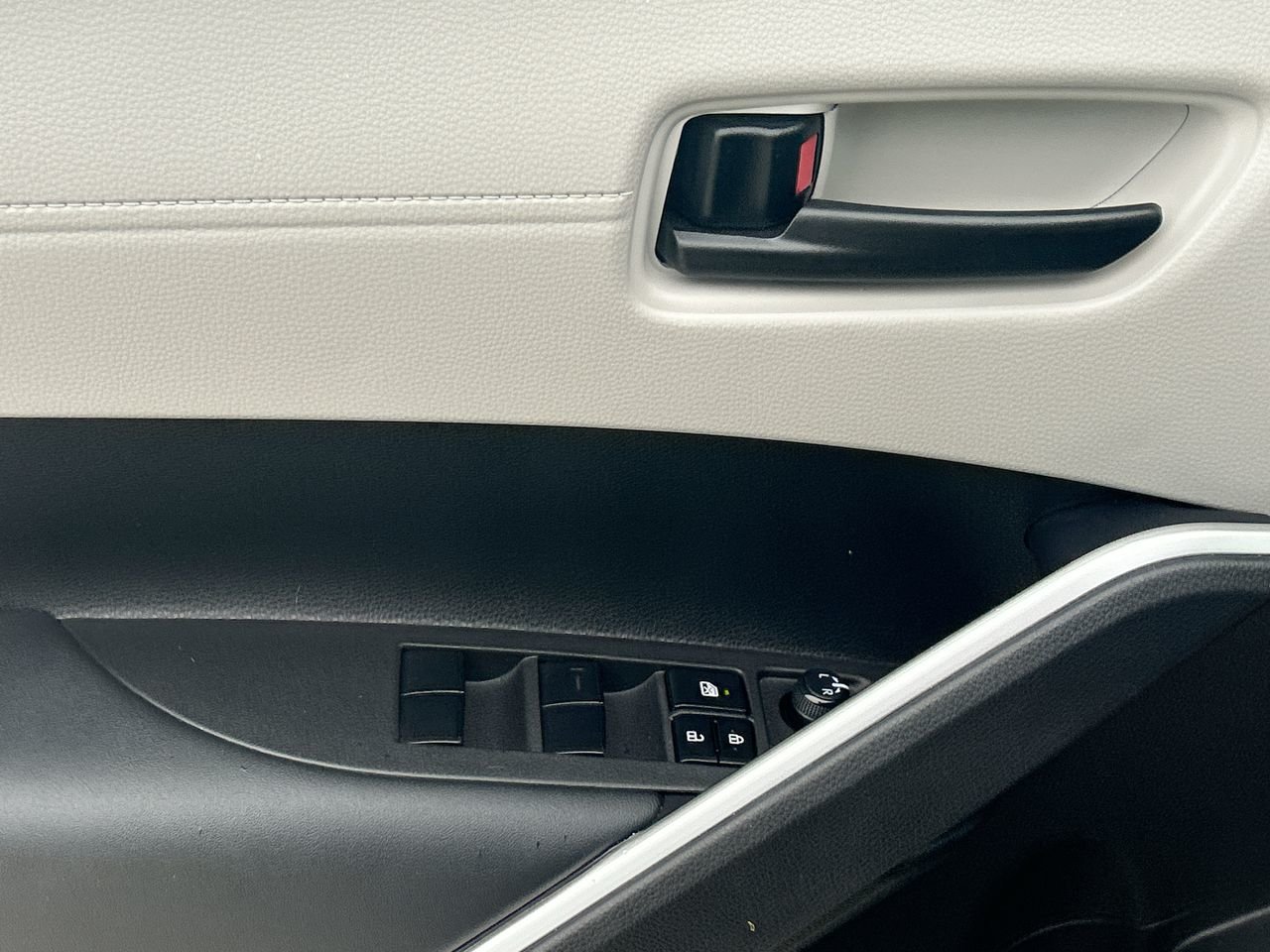 2024 Toyota Corolla Cross L, Toronto, Cash
