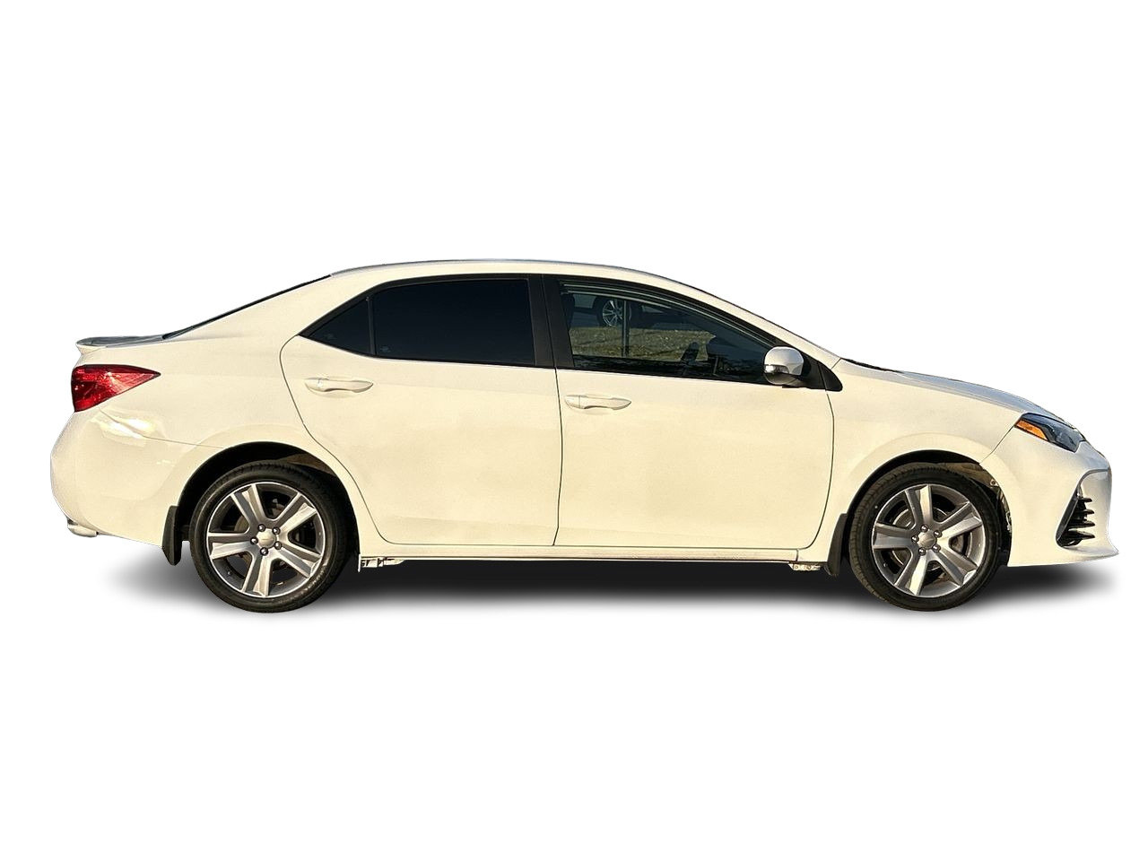 Used 2018  Toyota  image 13