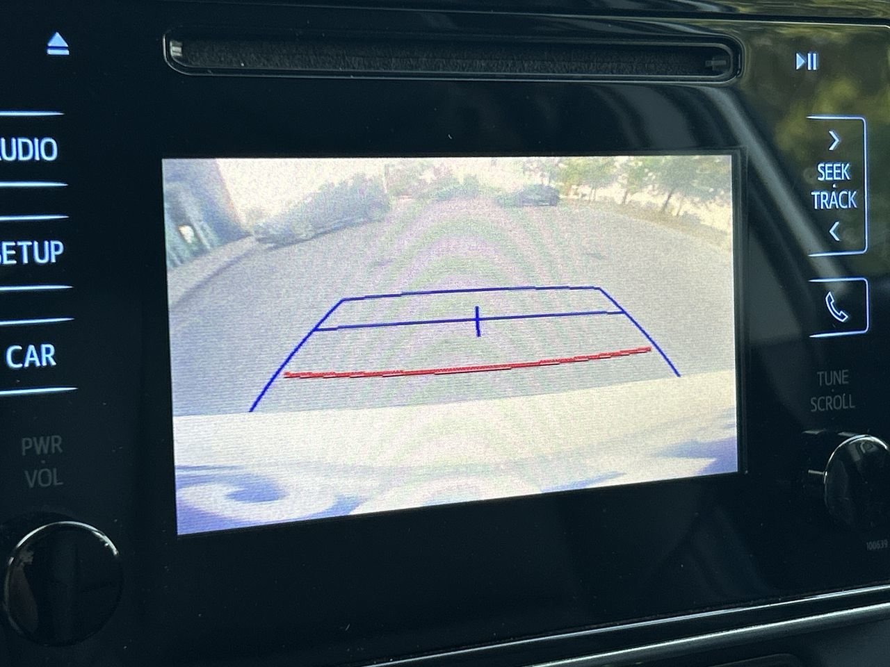 Used 2018  Toyota  image 25