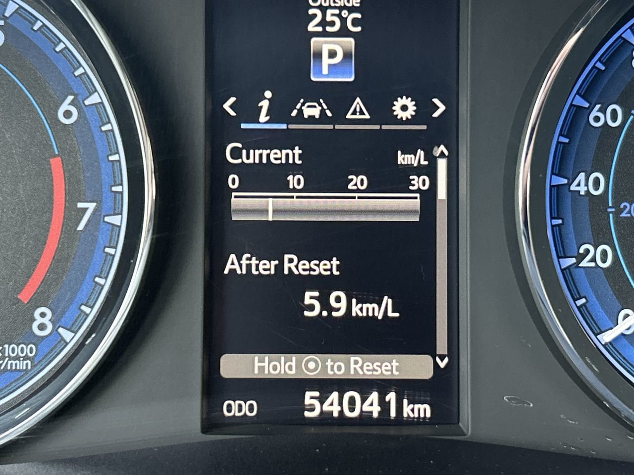 Used 2018  Toyota  image 23