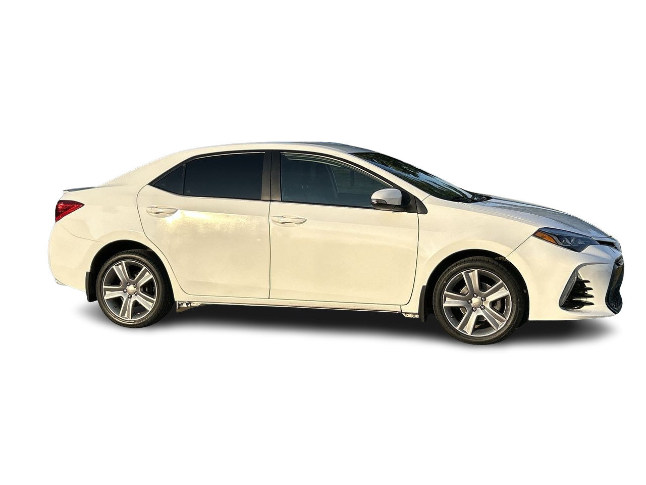 Used 2018  Toyota  image 14