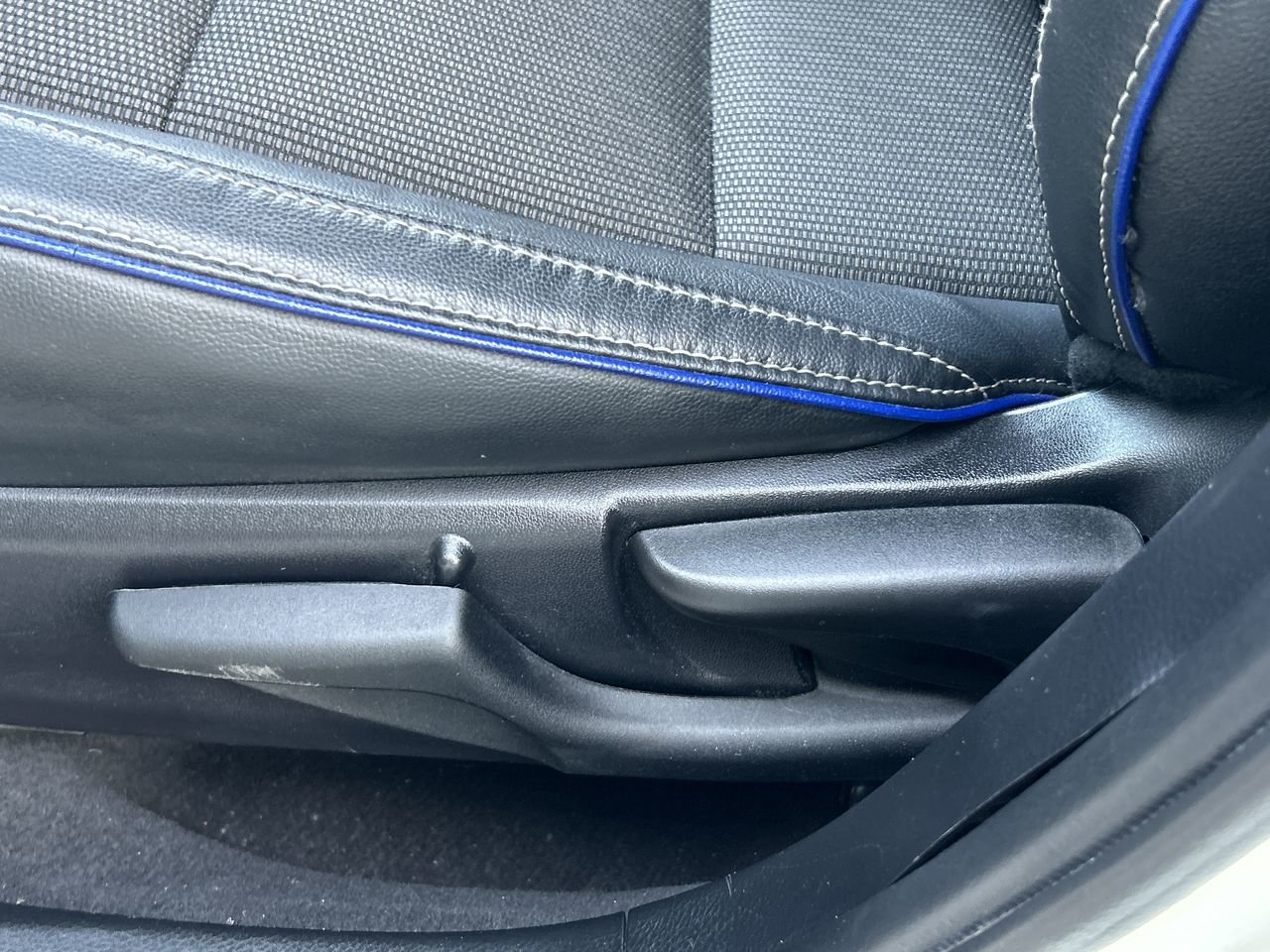 Used 2018  Toyota  image 20
