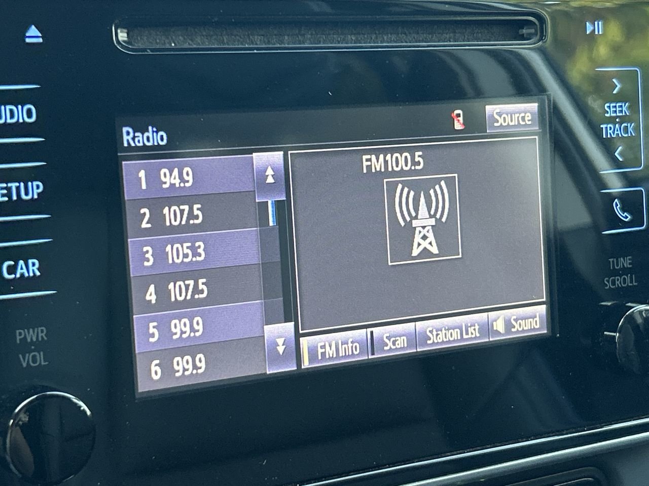 Used 2018  Toyota  image 24
