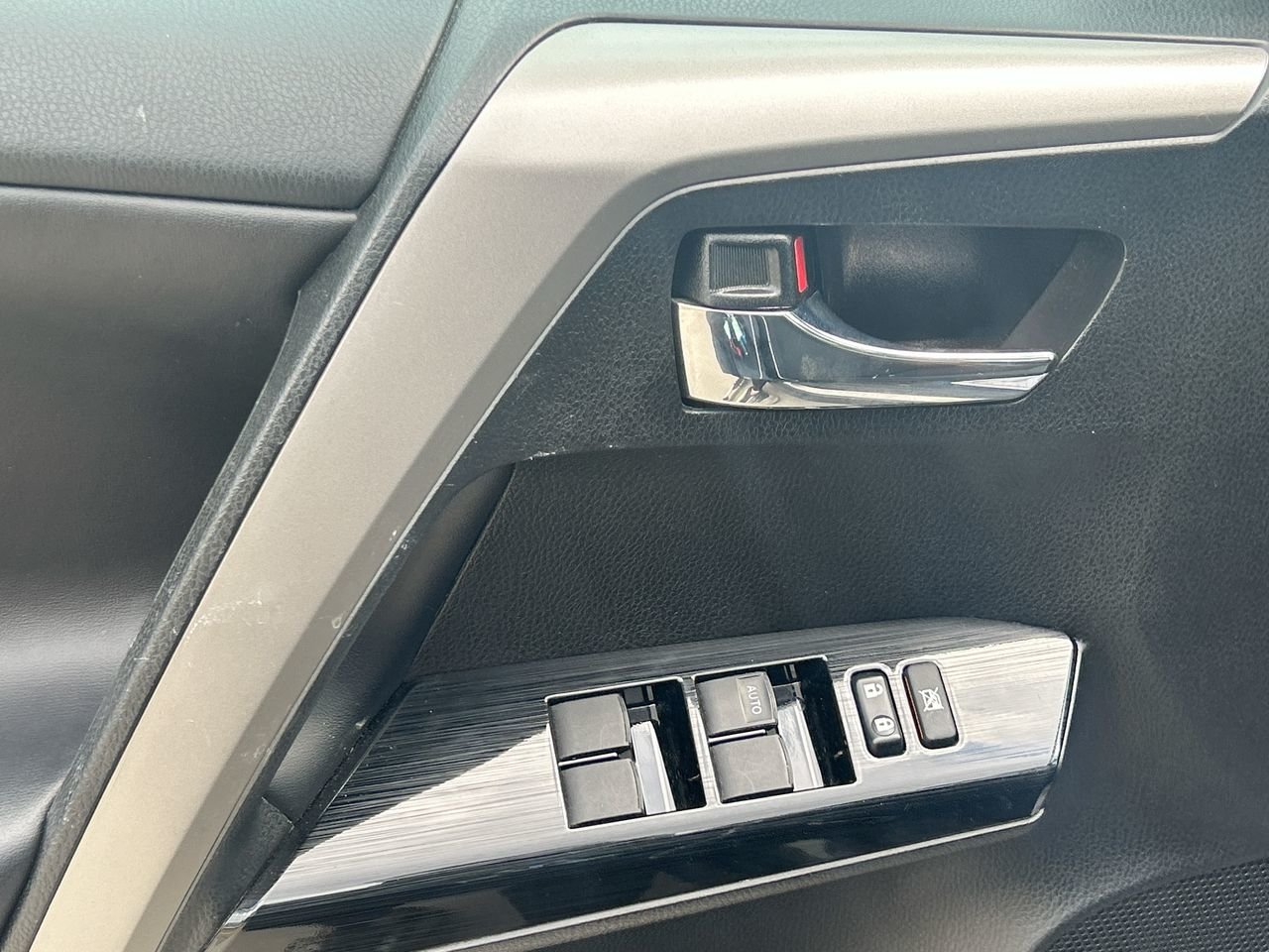 2018 Toyota RAV4 XLE, 多伦多, 全款车