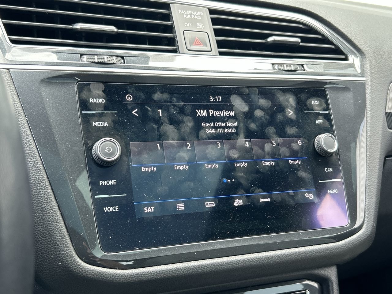Used 2019  Volkswagen Highline image 24