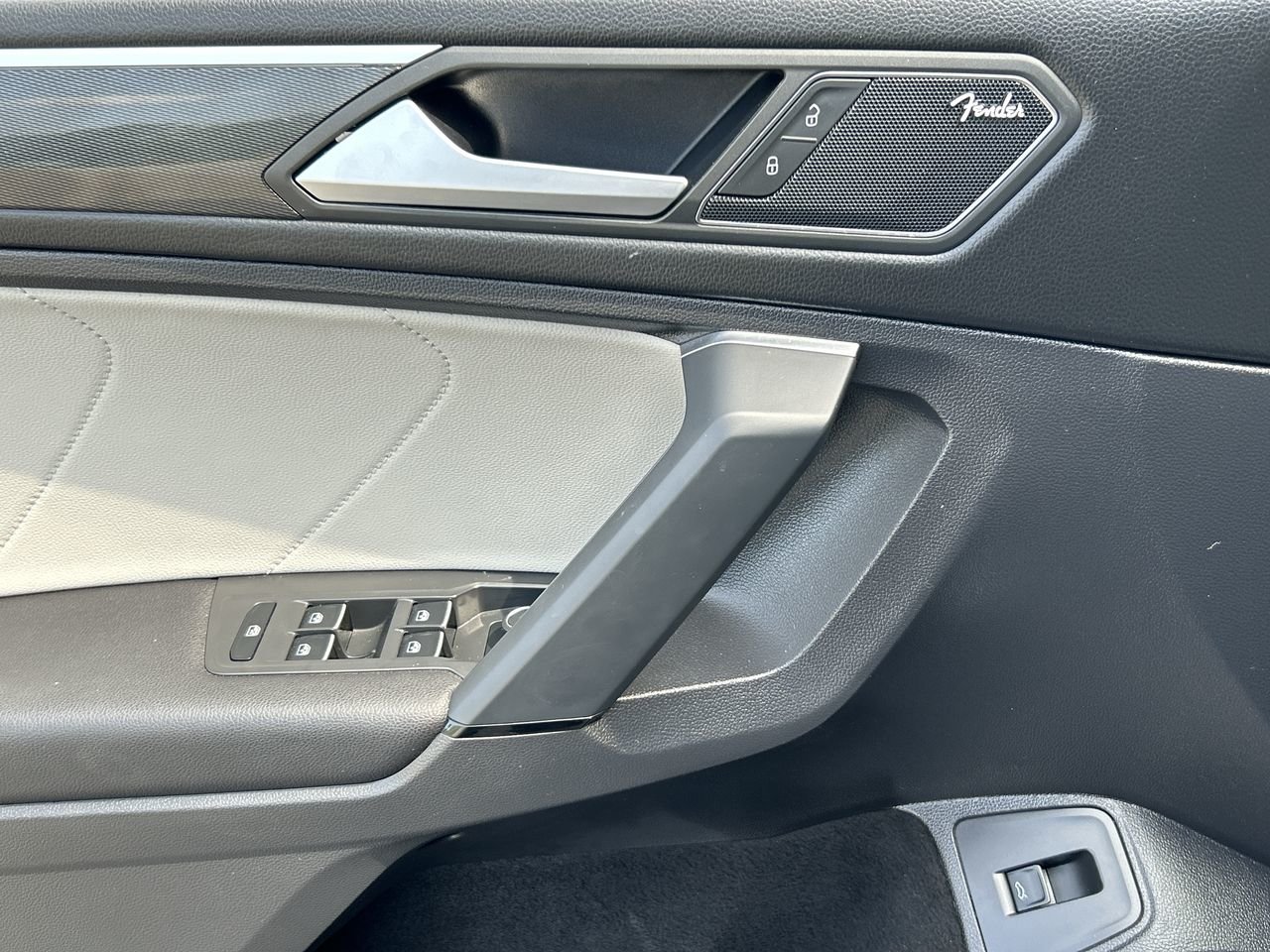 Used 2019  Volkswagen Highline image 21
