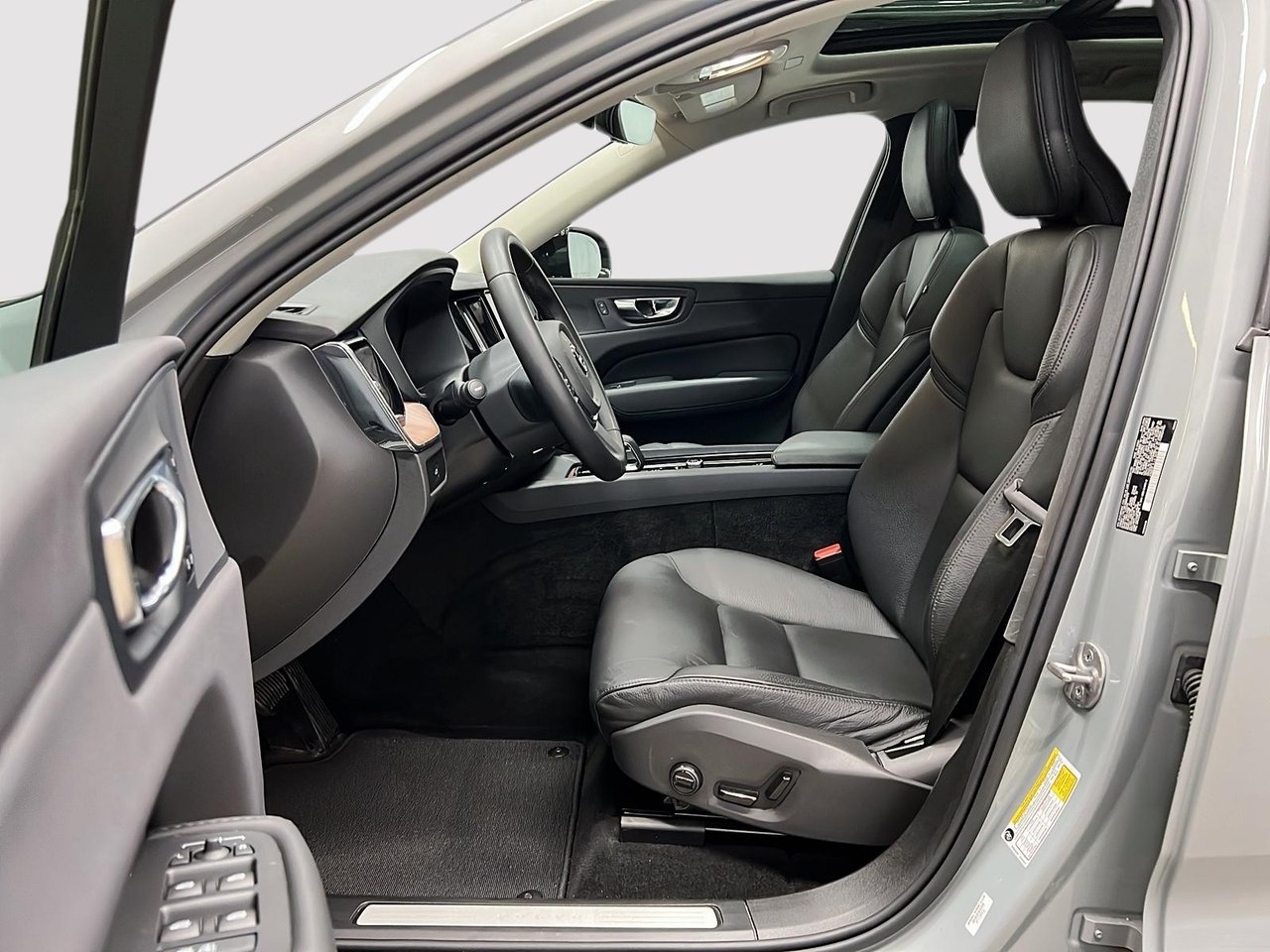 2024 Volvo XC60 B5 PLUS CUIR TOIT PANO NAV 4RM-6
