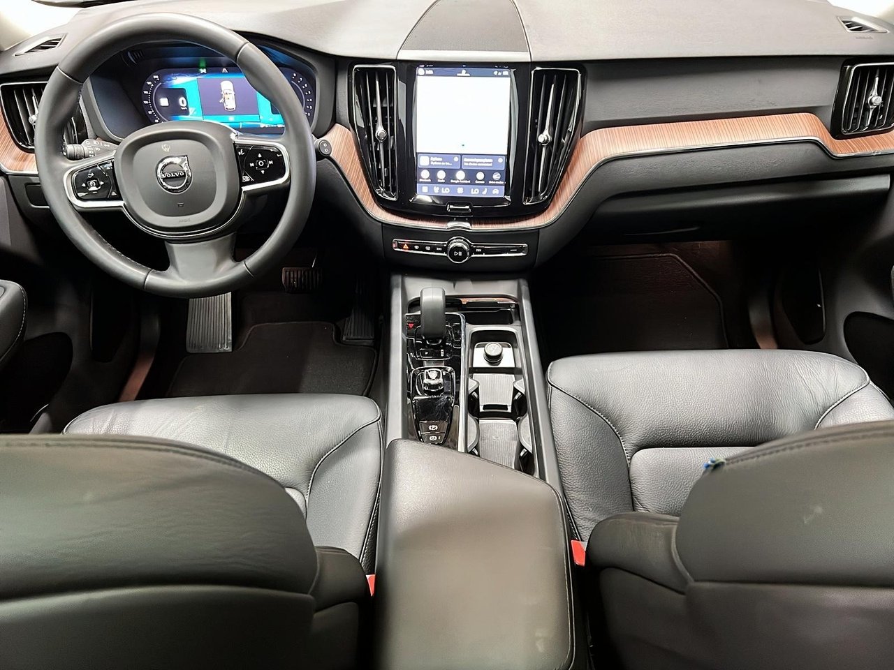 2024 Volvo XC60 B5 PLUS CUIR TOIT PANO NAV 4RM-11