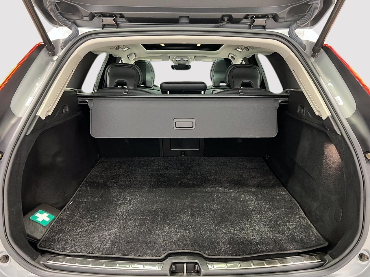 2024 Volvo XC60 B5 PLUS CUIR TOIT PANO NAV 4RM-13