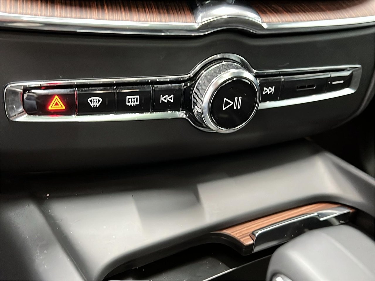 2024 Volvo XC60 B5 PLUS CUIR TOIT PANO NAV 4RM-16