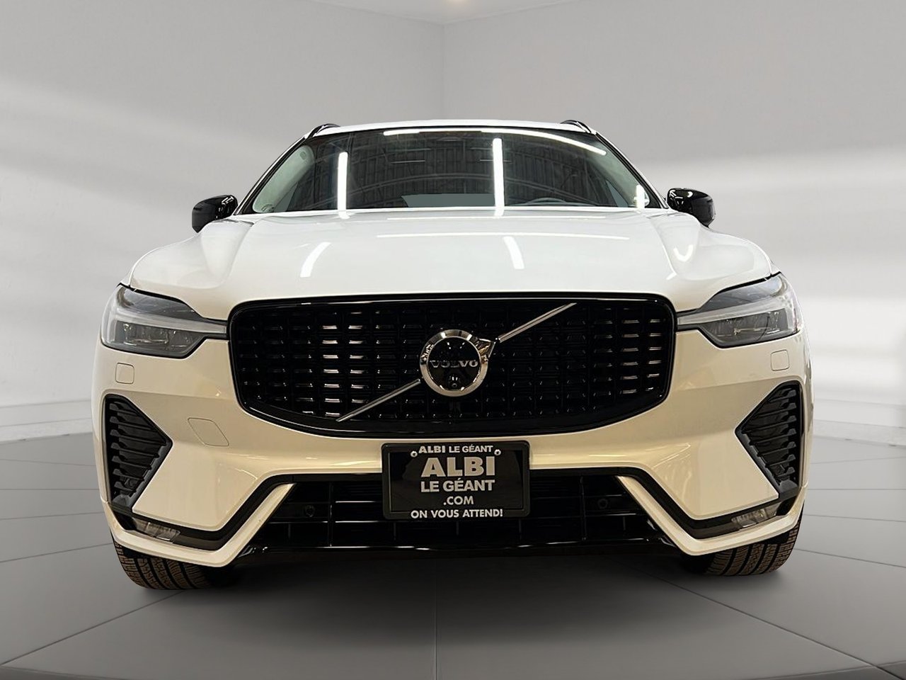2024 Volvo XC60 B5 ULTIMATE CUIR TOIT PANO NAV 4RM-1