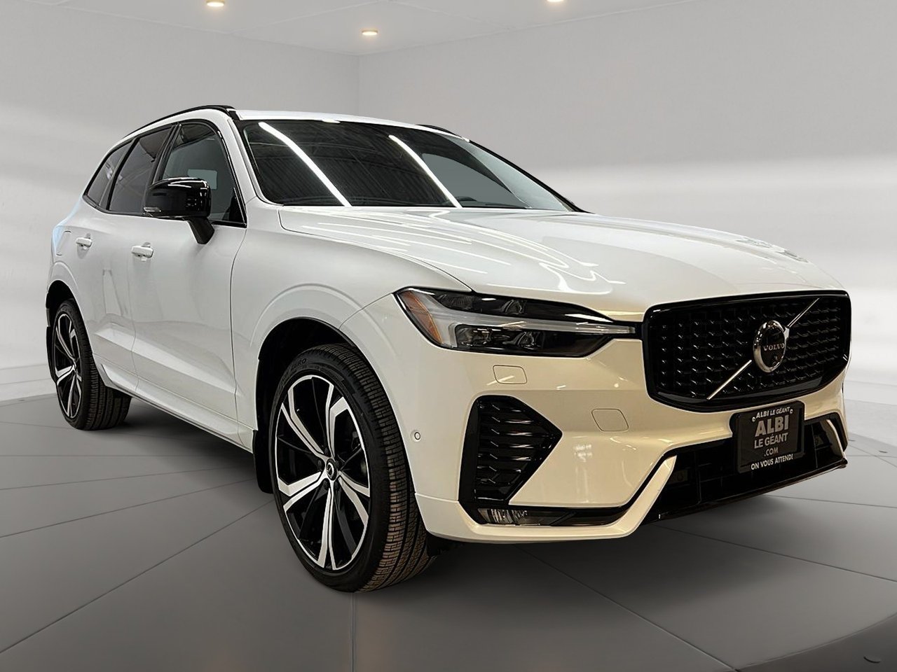 2024 Volvo XC60 B5 ULTIMATE CUIR TOIT PANO NAV 4RM-2