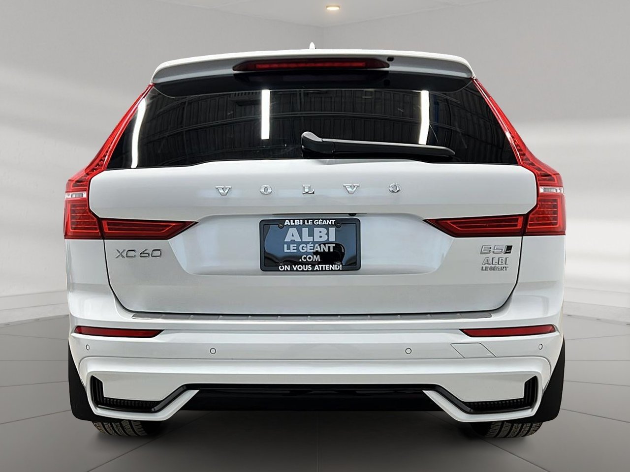 2024 Volvo XC60 B5 ULTIMATE CUIR TOIT PANO NAV 4RM-4