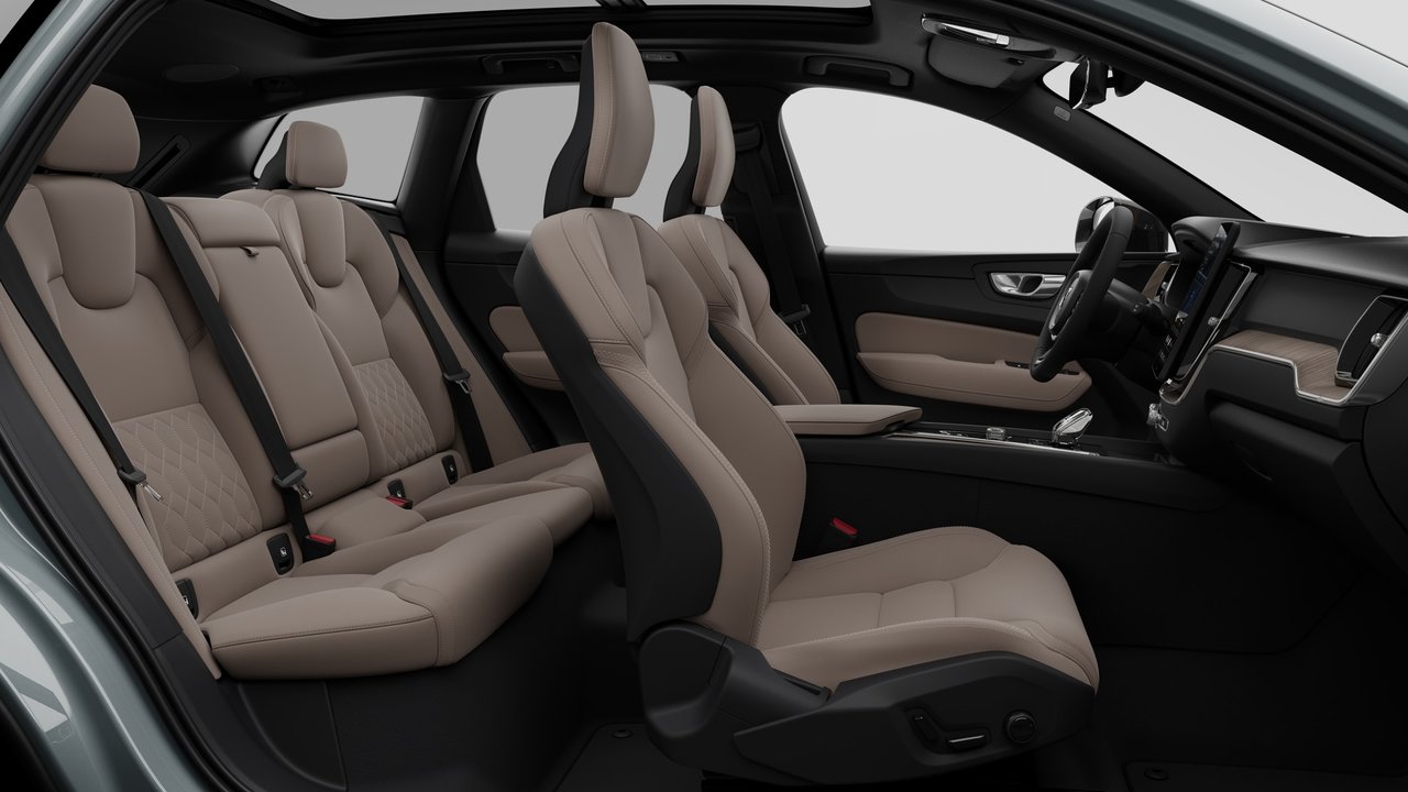 2026 Volvo XC60 Plus-12