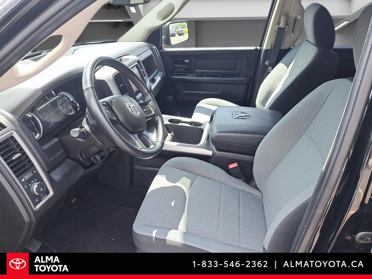 2022 Ram 1500 Classic EXPRESS V8 5.7L 4X4-4