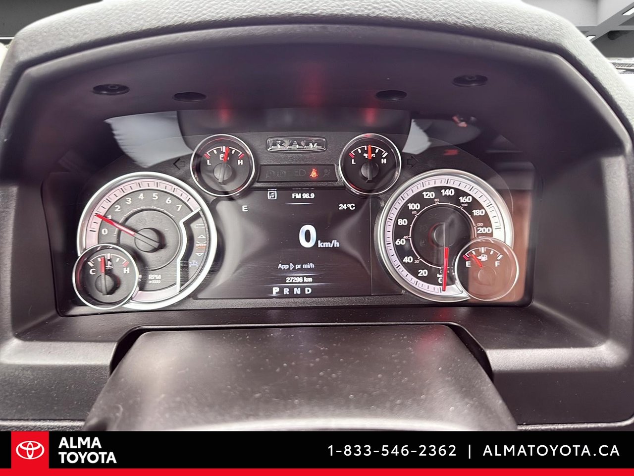 2023 Ram 1500 Classic EXPRESS V8 5.7L 4X4-20
